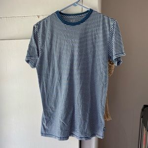 Vineyard vines striped t shirt